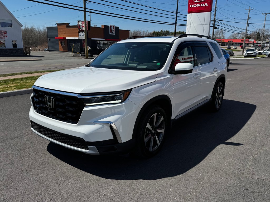 2025 Honda PILOT TOURING in Amherst, Nova Scotia - 4 - w1024h768px