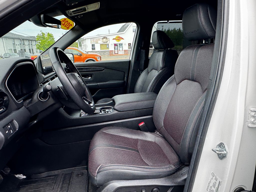 2025 Honda PILOT BLACK EDITION in Amherst, Nova Scotia - 14 - w1024h768px