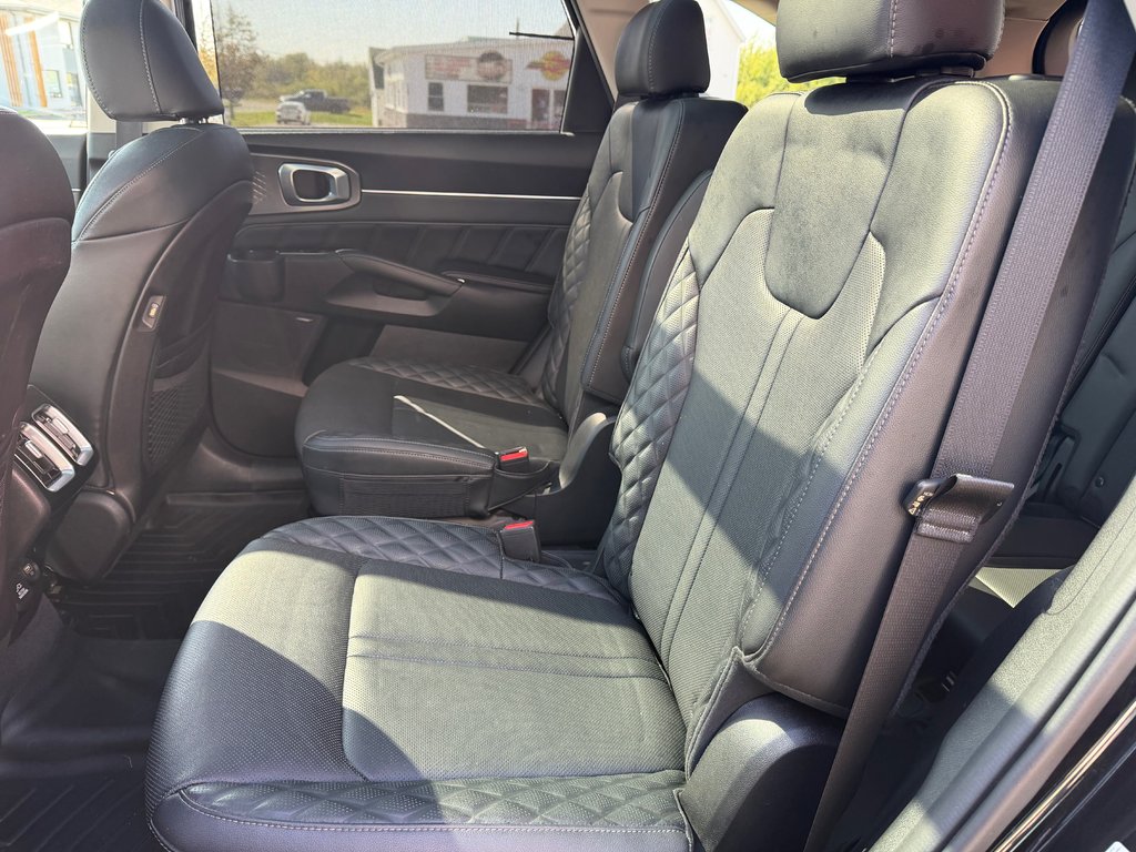 2022 Kia SORENTO SX in Amherst, Nova Scotia - 11 - w1024h768px