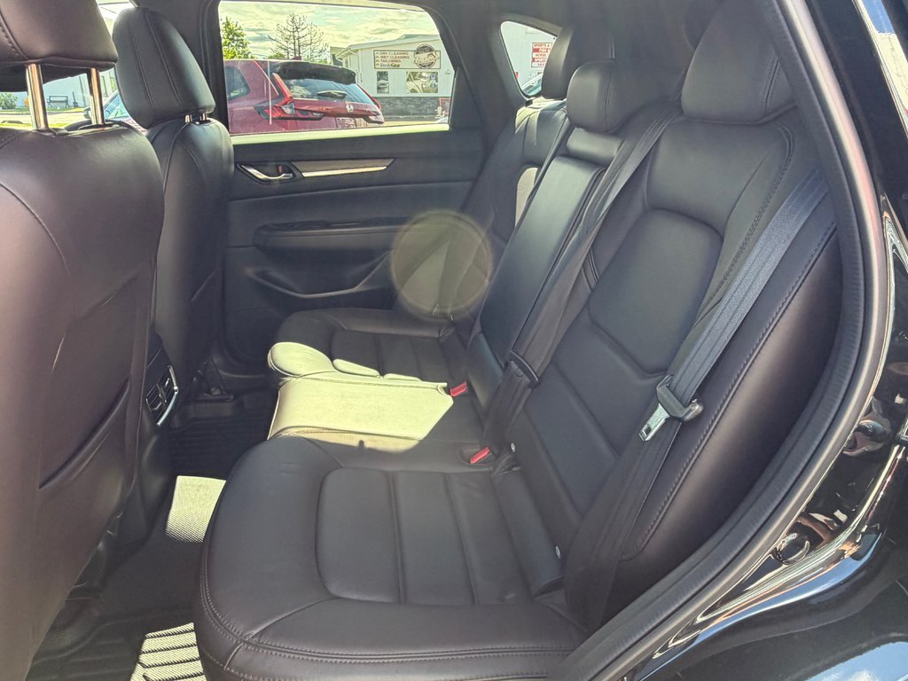 2021 Mazda CX-5 SIGNATURE in Amherst, Nova Scotia - 11 - w1024h768px