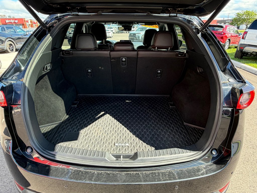 2021 Mazda CX-5 SIGNATURE in Amherst, Nova Scotia - 9 - w1024h768px