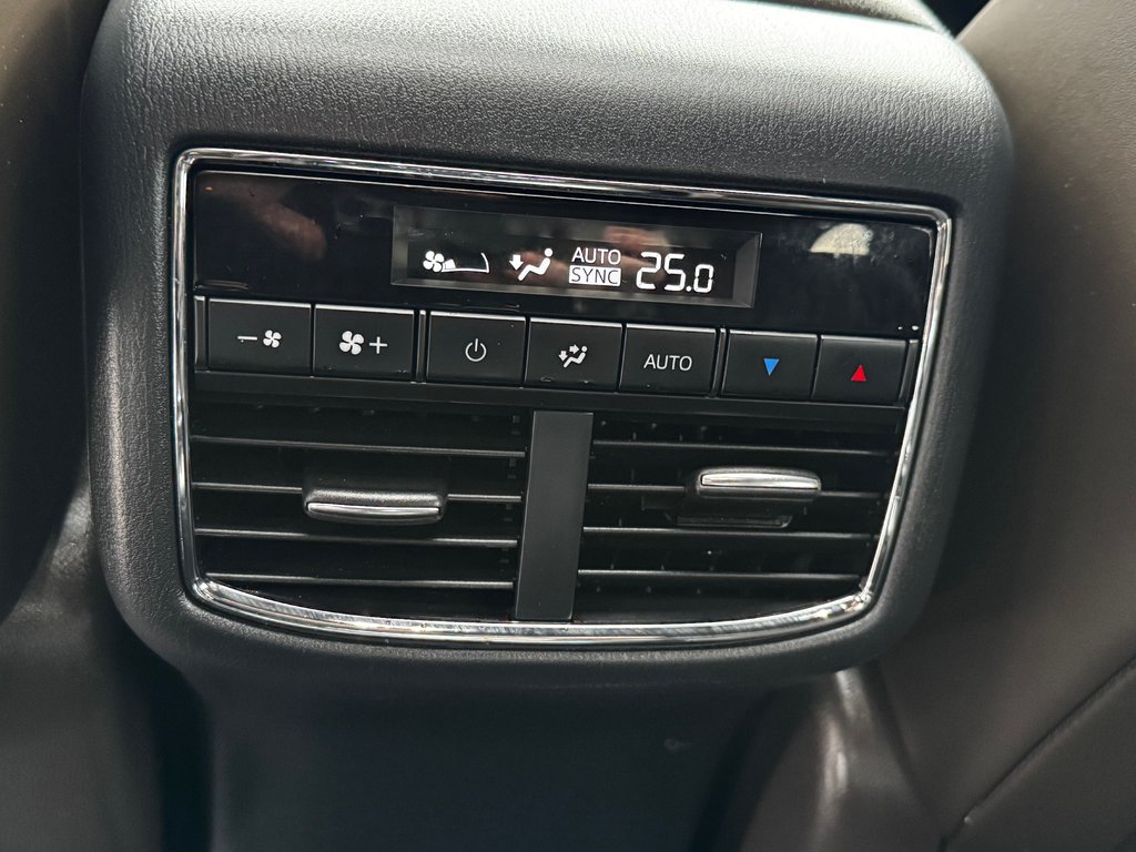 2022 Mazda CX-9 SIGNATURE in Amherst, Nova Scotia - 12 - w1024h768px