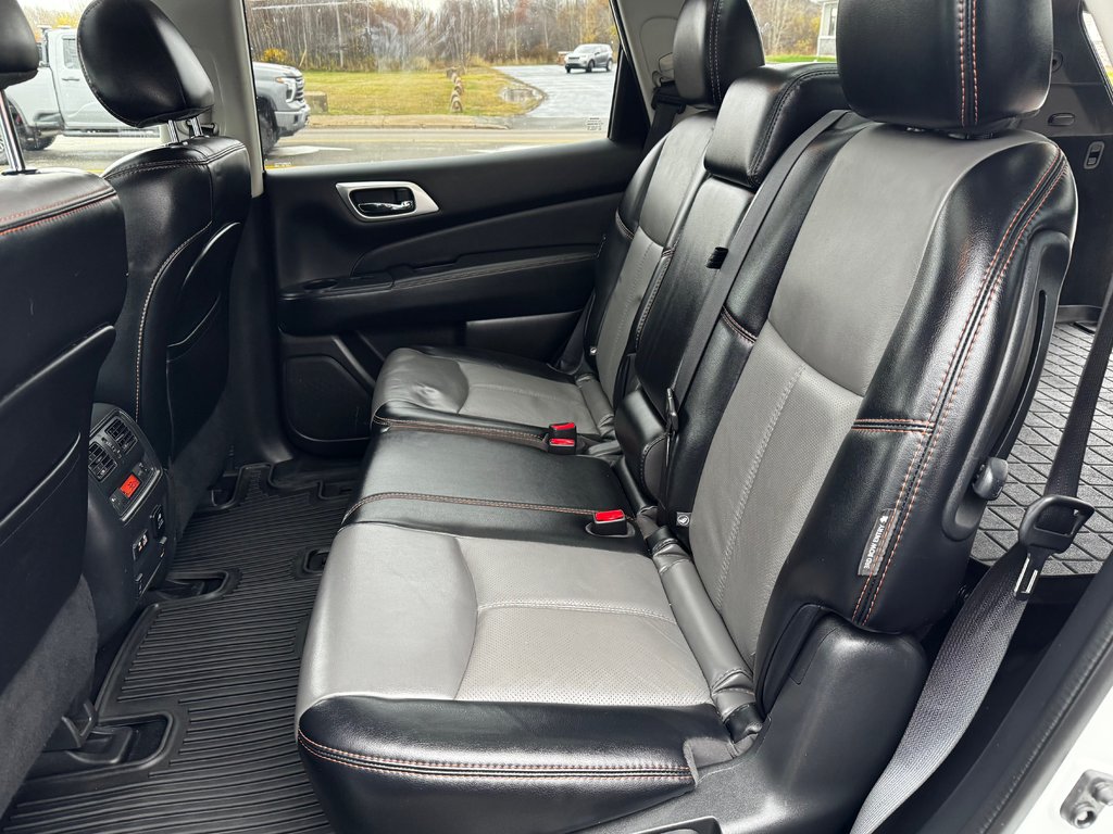 2020 Nissan Pathfinder SL Premium in Amherst, Nova Scotia - 10 - w1024h768px