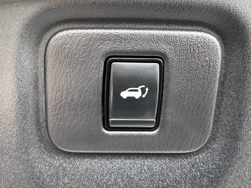 2020 Nissan Pathfinder SL Premium in Amherst, Nova Scotia - 9 - w1024h768px