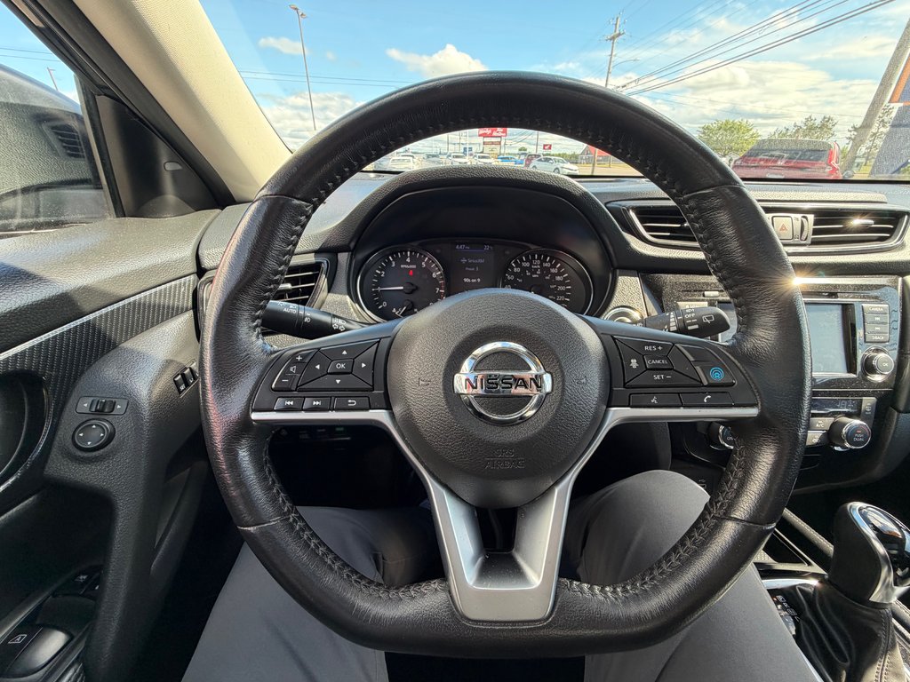 2018 Nissan ROGUE SL in Amherst, Nova Scotia - 17 - w1024h768px
