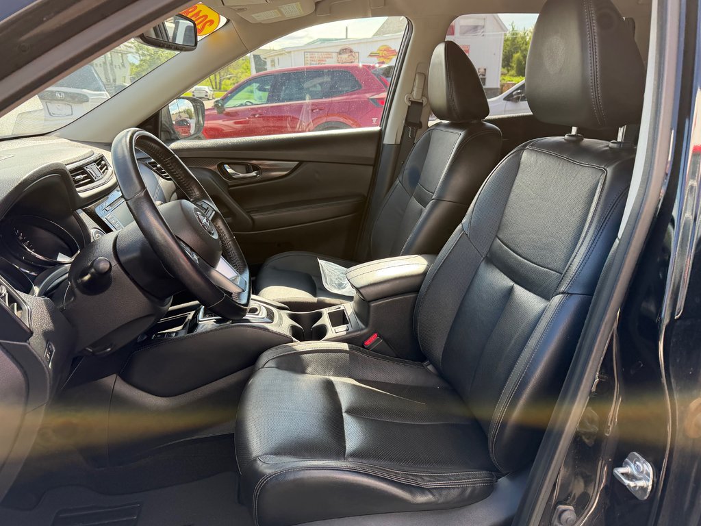 2018 Nissan ROGUE SL in Amherst, Nova Scotia - 12 - w1024h768px