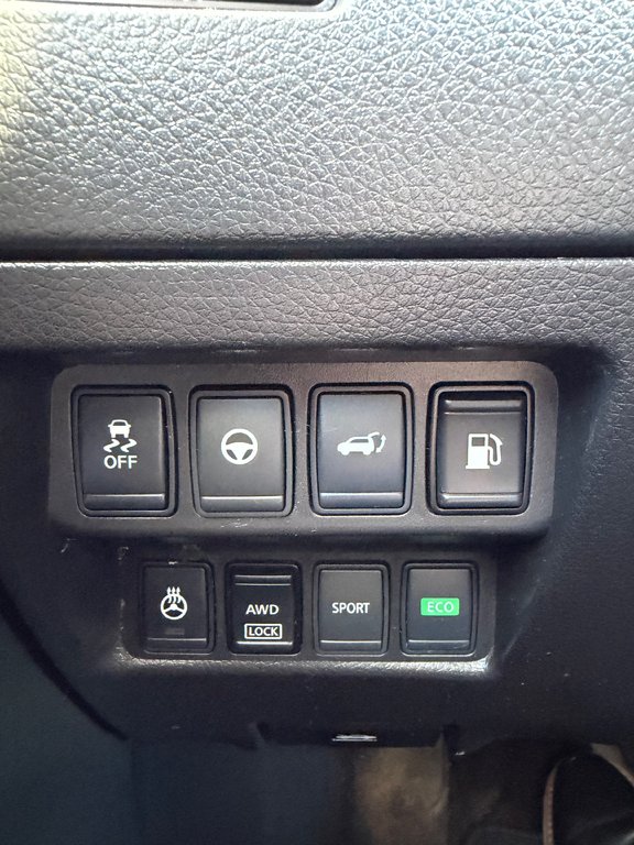 2018 Nissan ROGUE SL in Amherst, Nova Scotia - 14 - w1024h768px