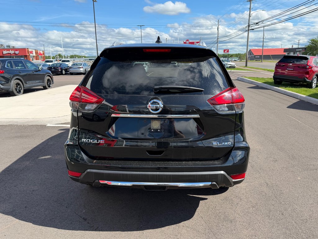 2018 Nissan ROGUE SL in Amherst, Nova Scotia - 8 - w1024h768px