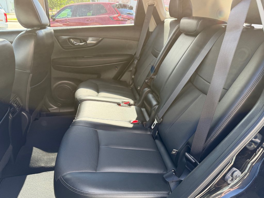 2018 Nissan ROGUE SL in Amherst, Nova Scotia - 11 - w1024h768px