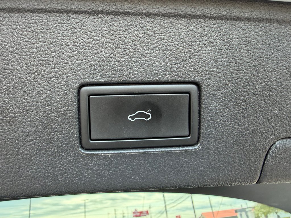 2022 Volkswagen ATLAS CROSS SPORT EXECLINE in Amherst, Nova Scotia - 10 - w1024h768px