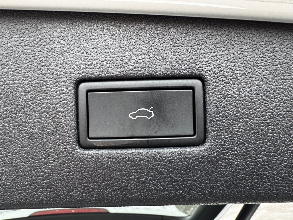 Volkswagen TIGUAN HIGHLINE R-LINE 2022 à Amherst, Nouvelle-Écosse - 10 - w1024h768px