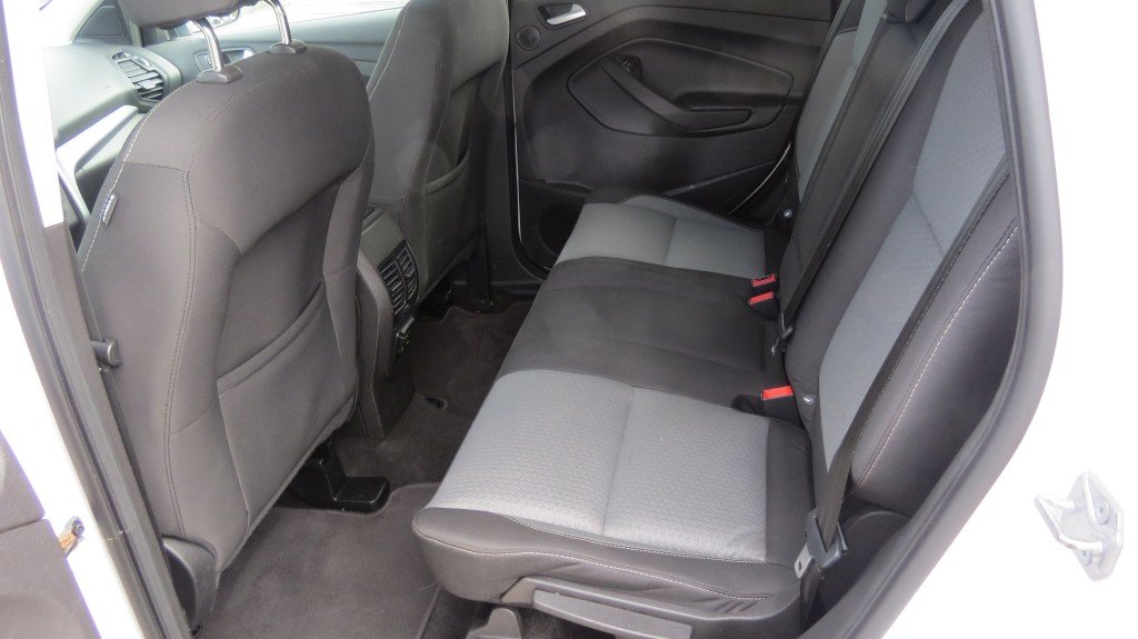 Ford Escape SE AWD 2.0 L 201A 2017 à Les Escoumins, Québec - 7 - w1024h768px