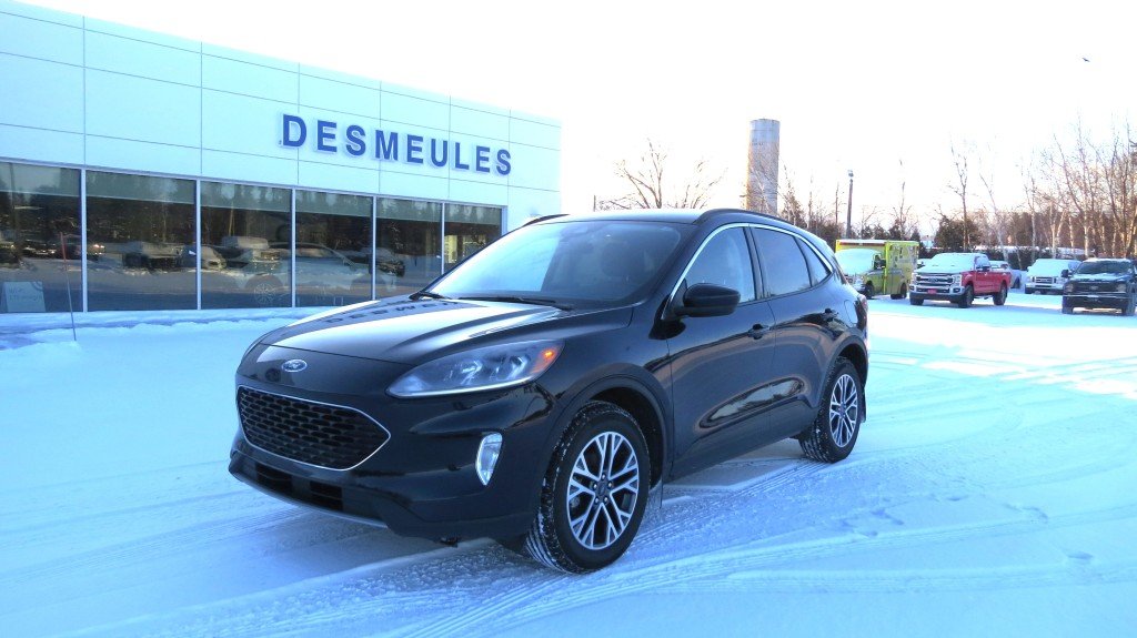Ford Escape AWD SEL 2021 à Les Escoumins, Québec - 1 - w1024h768px