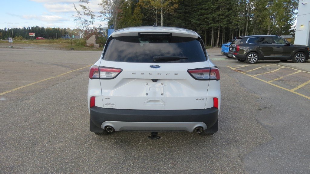 Ford Escape AWD SE 2022 à Les Escoumins, Québec - 5 - w1024h768px
