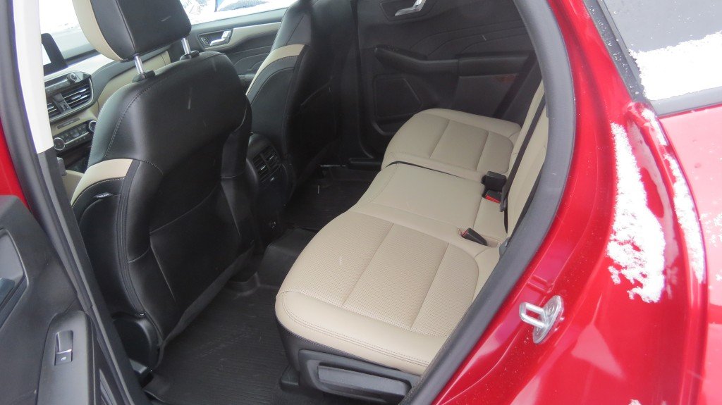 Ford Escape SEL AWD HEV 2022 à Les Escoumins, Québec - 7 - w1024h768px