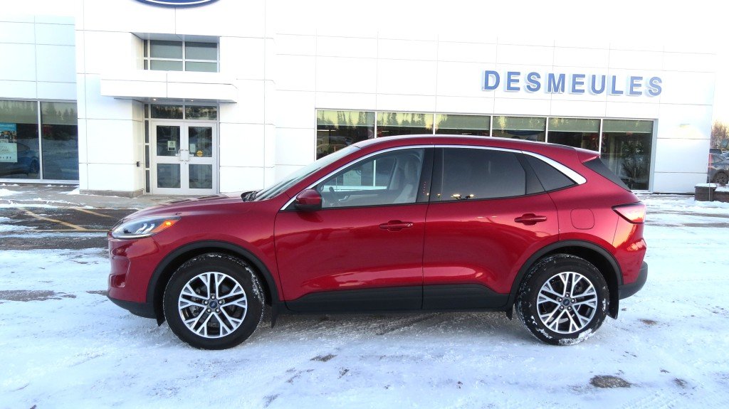 Ford Escape SEL AWD HEV 2022 à Les Escoumins, Québec - 2 - w1024h768px
