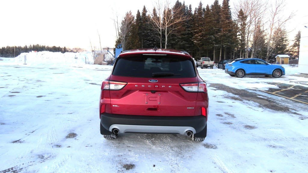 Ford Escape SEL AWD HEV 2022 à Les Escoumins, Québec - 5 - w1024h768px