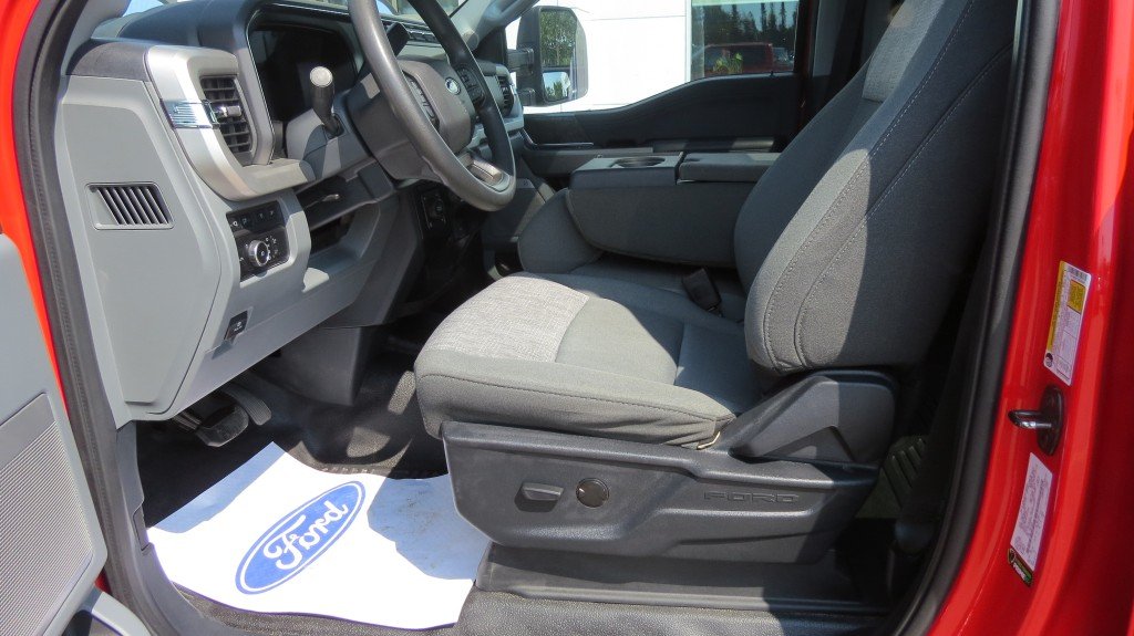 Ford F-250 Super Duty XLT Crew Cab 160'' WB 2023 à Les Escoumins, Québec - 6 - w1024h768px