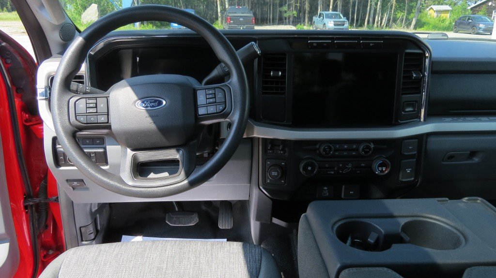 Ford F-250 Super Duty XLT Crew Cab 160'' WB 2023 à Les Escoumins, Québec - 8 - w1024h768px