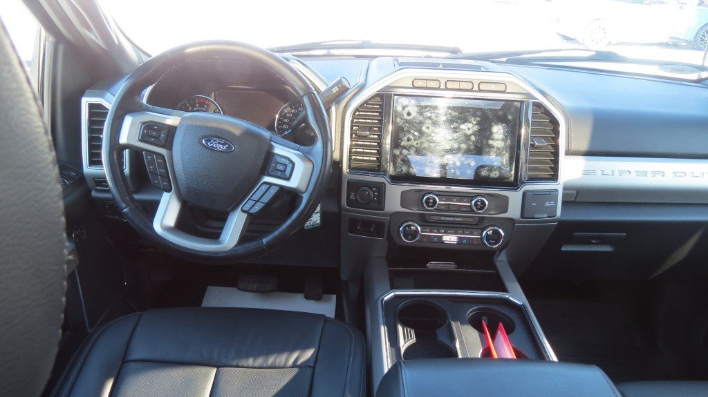 Ford F-350 Super Duty 4WD Crew Cab TREMOR LARIAT 2022 à Les Escoumins, Québec - 9 - w1024h768px