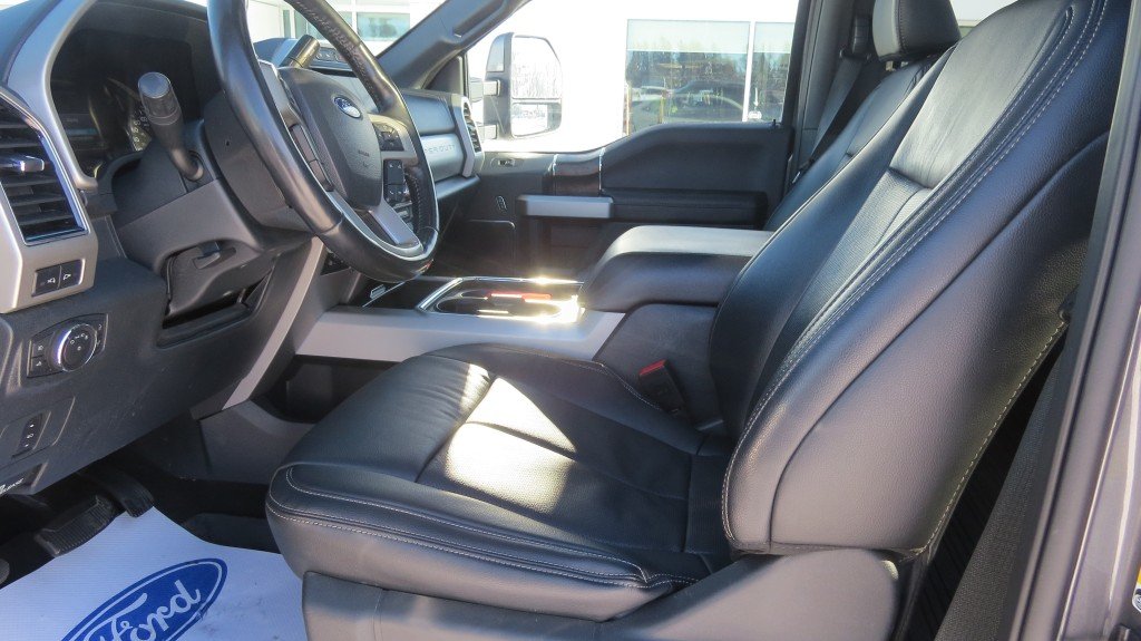 Ford F-350 Super Duty 4WD Crew Cab TREMOR LARIAT 2022 à Les Escoumins, Québec - 6 - w1024h768px