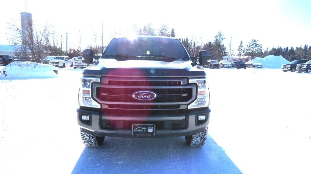 Ford F-350 Super Duty 4WD Crew Cab TREMOR LARIAT 2022 à Les Escoumins, Québec - 3 - w1024h768px