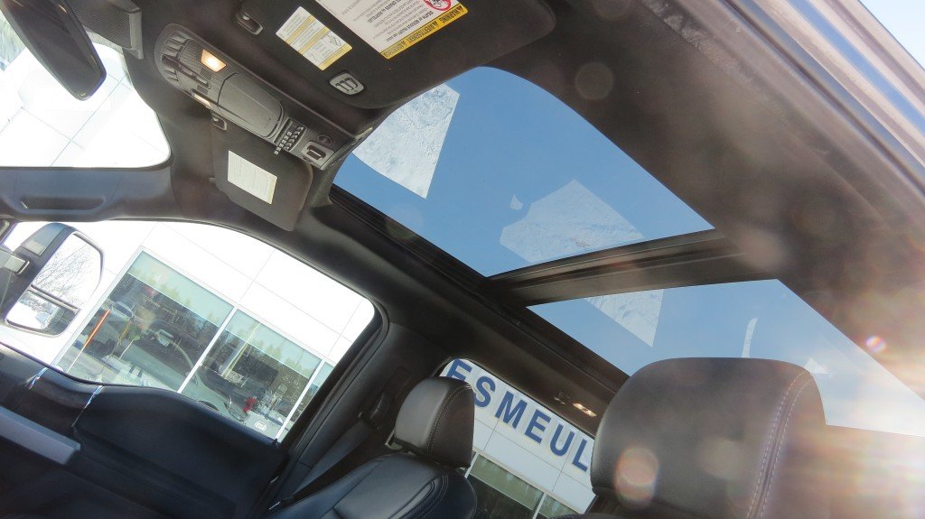 Ford F-350 Super Duty 4WD Crew Cab TREMOR LARIAT 2022 à Les Escoumins, Québec - 7 - w1024h768px