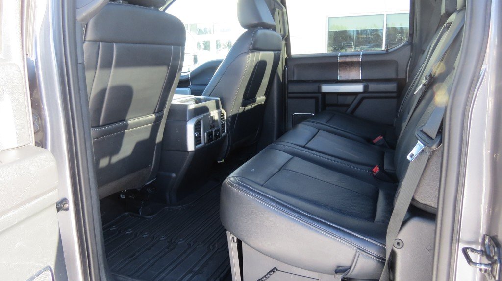 Ford F-350 Super Duty 4WD Crew Cab TREMOR LARIAT 2022 à Les Escoumins, Québec - 8 - w1024h768px