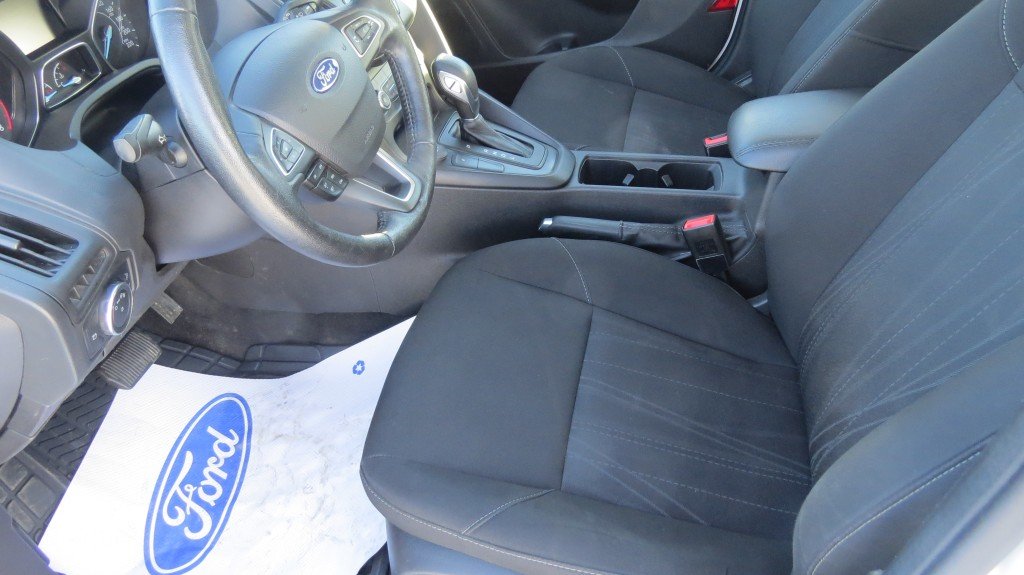 2018 Ford FOCUS SE 5-dr in Les Escoumins, Quebec - 6 - w1024h768px