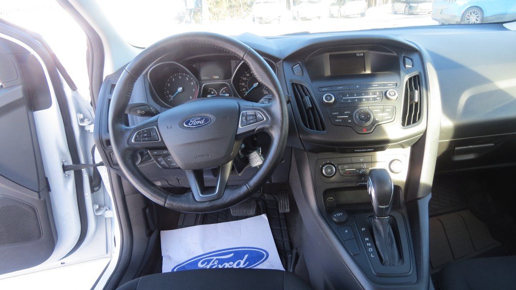 2018 Ford FOCUS SE 5-dr in Les Escoumins, Quebec - 8 - w1024h768px