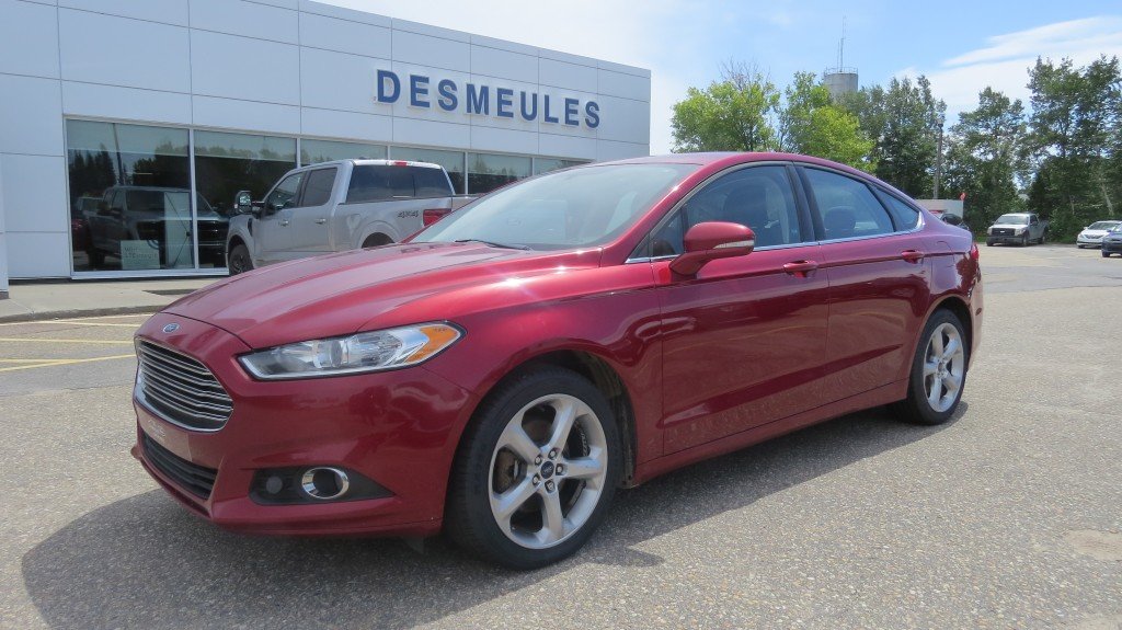2016 Ford Fusion SE AWD in Les Escoumins, Quebec - 2 - w1024h768px