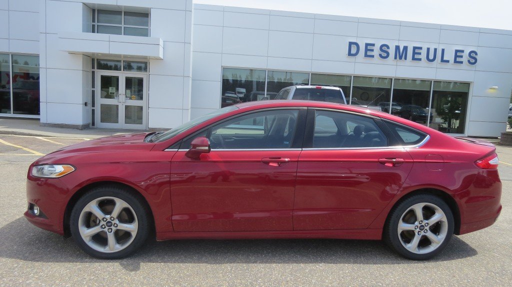 2016 Ford Fusion SE AWD in Les Escoumins, Quebec - 1 - w1024h768px