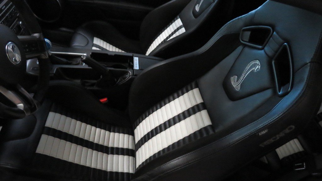 2013 Ford MUSTANG Shelby GT500 Convertible in Les Escoumins, Quebec - 8 - w1024h768px