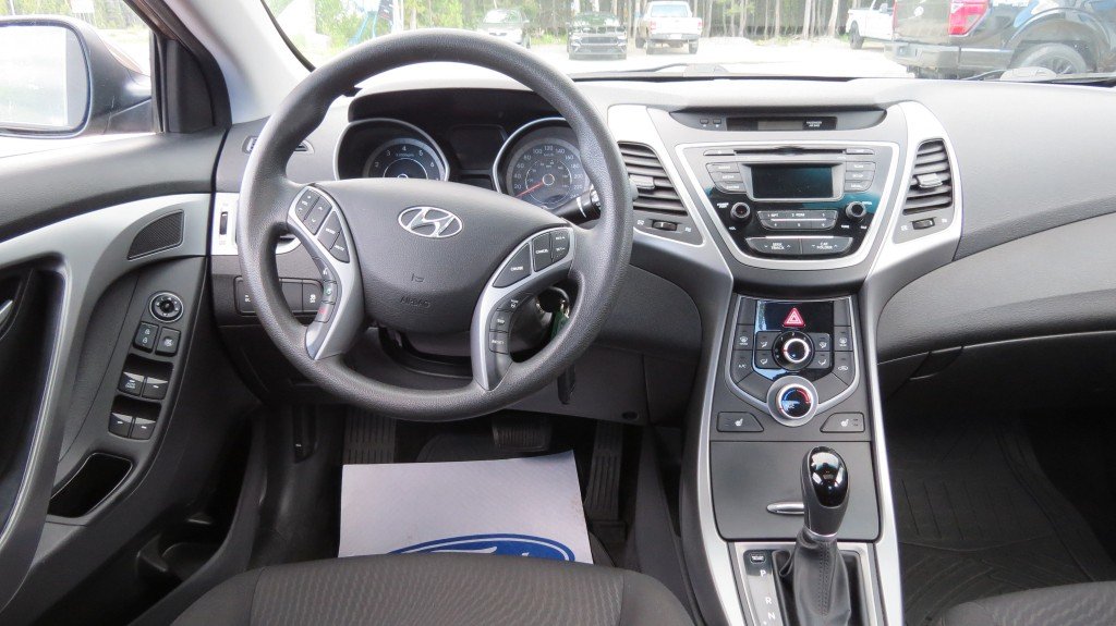 Hyundai ELANTRA SE BERLINE 2015 à Les Escoumins, Québec - 8 - w1024h768px