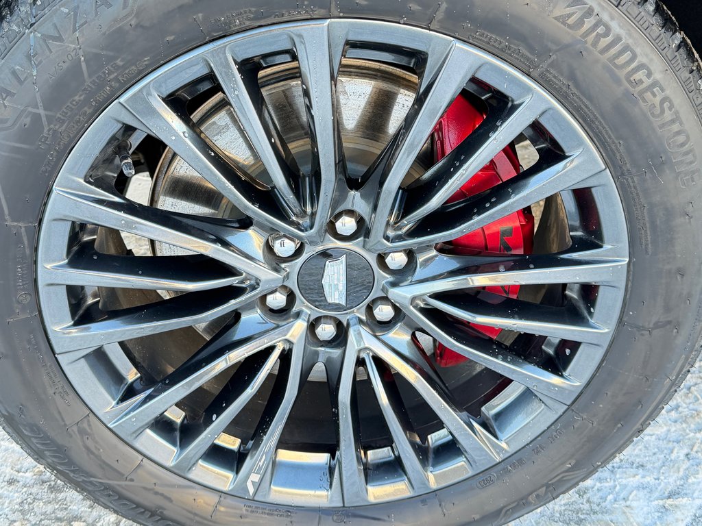 Cadillac Escalade V-SERIES / AWD / 682 HP / WRAP NOIR MAT / BAS KILOMETRAGE 2023 à Thetford Mines, Québec - 14 - w1024h768px