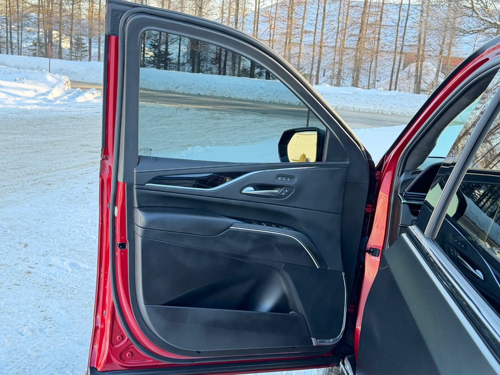 Cadillac Escalade V-SERIES / AWD / 682 HP / WRAP NOIR MAT / BAS KILOMETRAGE 2023 à Thetford Mines, Québec - 29 - w1024h768px