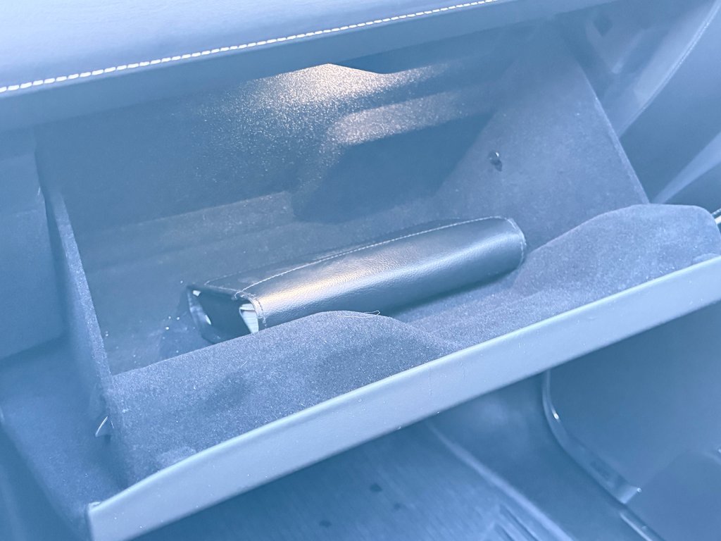 Cadillac Escalade V-SERIES / AWD / 682 HP / WRAP NOIR MAT / BAS KILOMETRAGE 2023 à Thetford Mines, Québec - 58 - w1024h768px