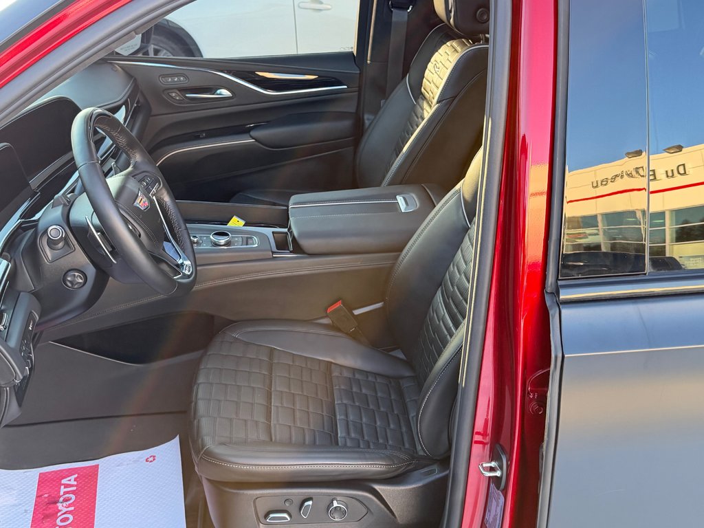 Cadillac Escalade V-SERIES / AWD / 682 HP / WRAP NOIR MAT / BAS KILOMETRAGE 2023 à Thetford Mines, Québec - 33 - w1024h768px
