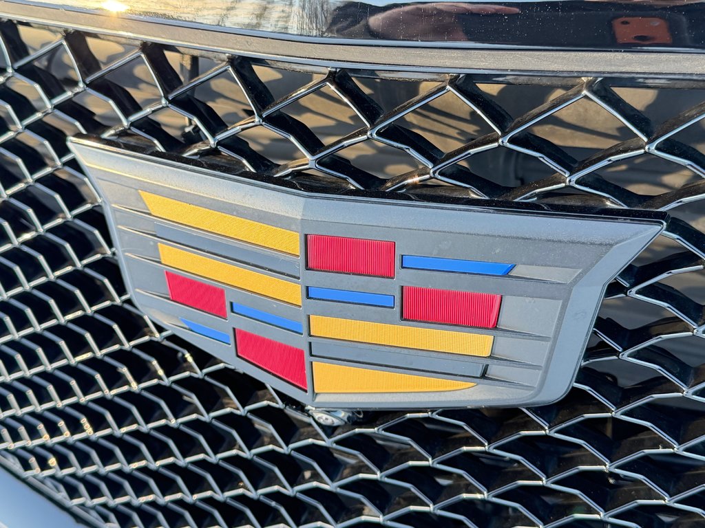 Cadillac Escalade V-SERIES / AWD / 682 HP / WRAP NOIR MAT / BAS KILOMETRAGE 2023 à Thetford Mines, Québec - 11 - w1024h768px