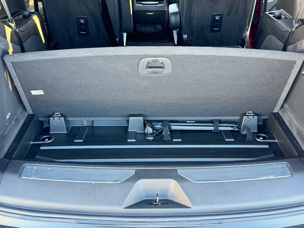 Cadillac Escalade V-SERIES / AWD / 682 HP / WRAP NOIR MAT / BAS KILOMETRAGE 2023 à Thetford Mines, Québec - 76 - w1024h768px