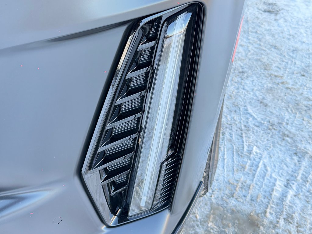Cadillac Escalade V-SERIES / AWD / 682 HP / WRAP NOIR MAT / BAS KILOMETRAGE 2023 à Thetford Mines, Québec - 10 - w1024h768px