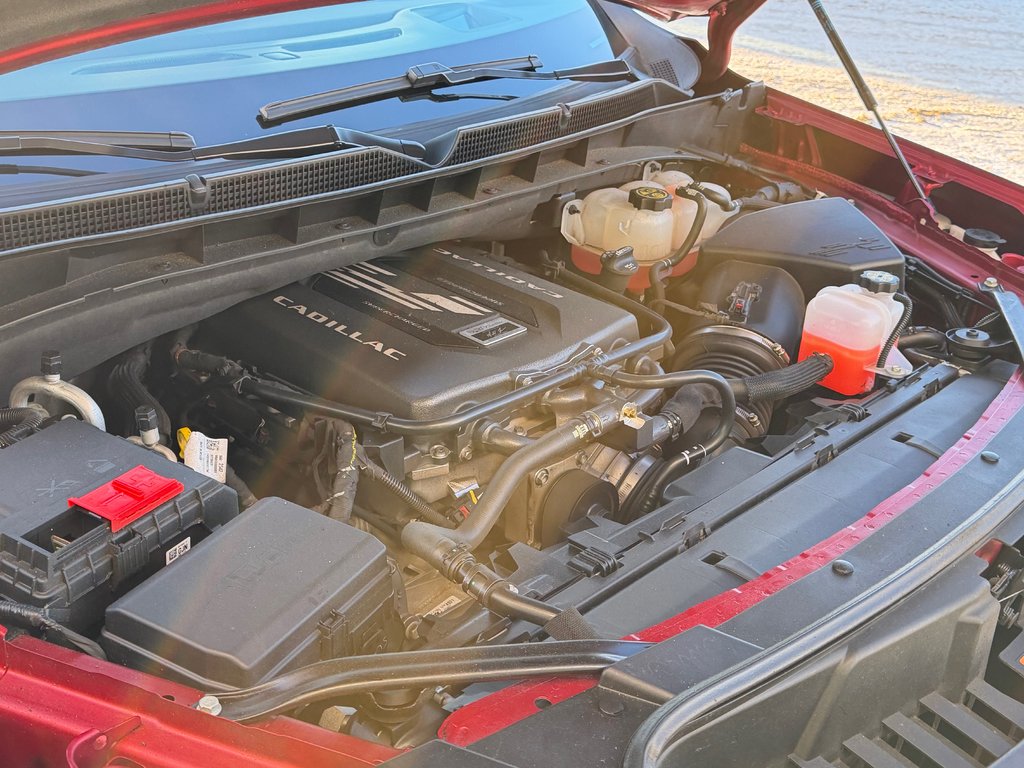 Cadillac Escalade V-SERIES / AWD / 682 HP / WRAP NOIR MAT / BAS KILOMETRAGE 2023 à Thetford Mines, Québec - 80 - w1024h768px