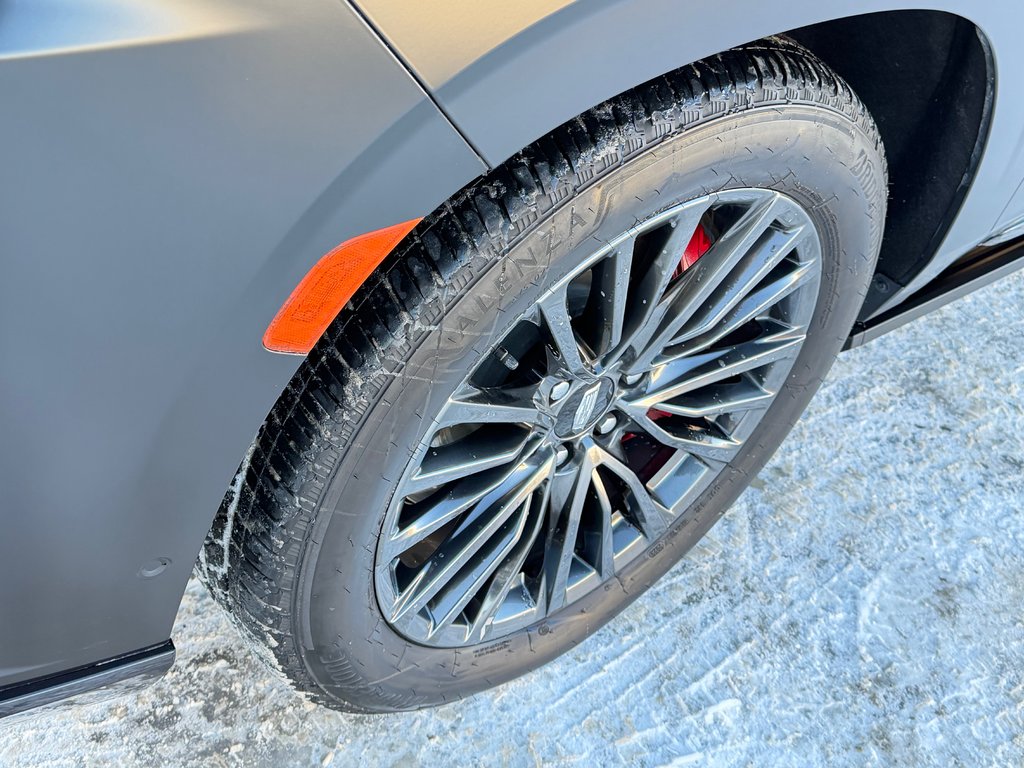 Cadillac Escalade V-SERIES / AWD / 682 HP / WRAP NOIR MAT / BAS KILOMETRAGE 2023 à Thetford Mines, Québec - 13 - w1024h768px