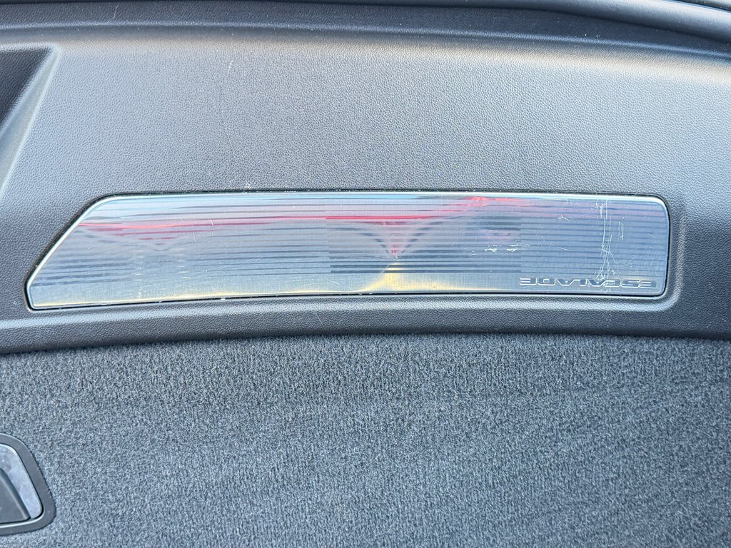 Cadillac Escalade V-SERIES / AWD / 682 HP / WRAP NOIR MAT / BAS KILOMETRAGE 2023 à Thetford Mines, Québec - 73 - w1024h768px