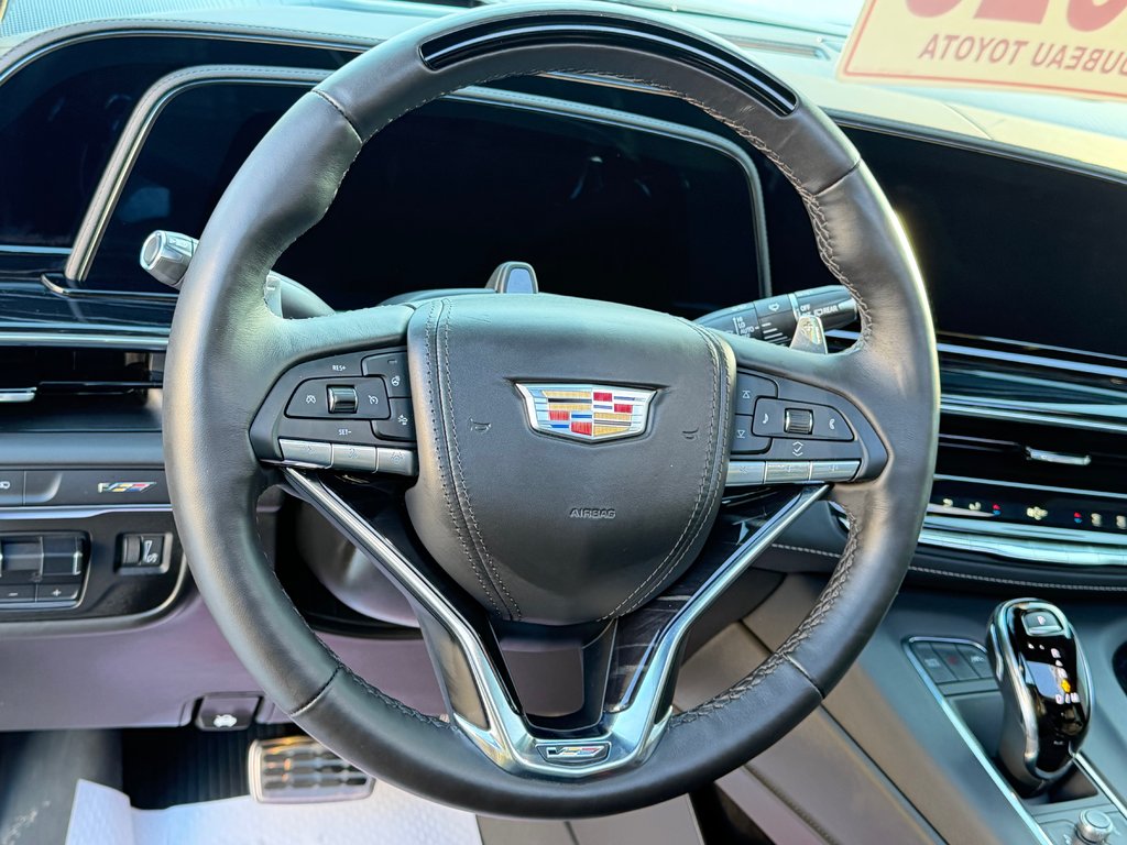 Cadillac Escalade V-SERIES / AWD / 682 HP / WRAP NOIR MAT / BAS KILOMETRAGE 2023 à Thetford Mines, Québec - 39 - w1024h768px