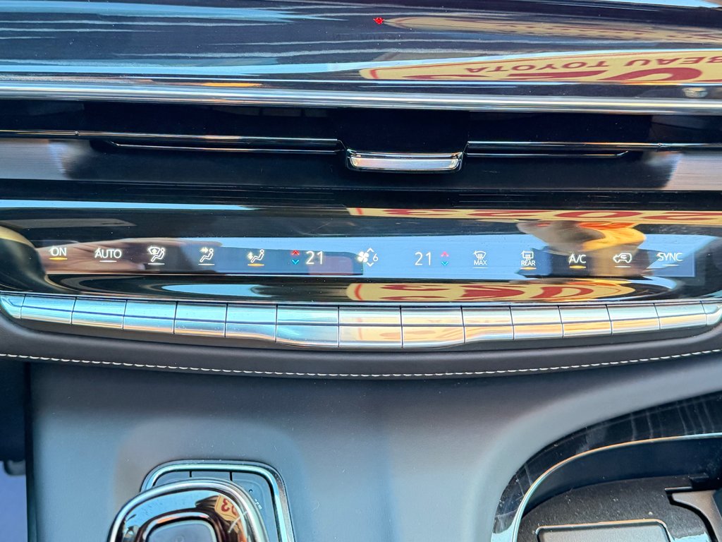 Cadillac Escalade V-SERIES / AWD / 682 HP / WRAP NOIR MAT / BAS KILOMETRAGE 2023 à Thetford Mines, Québec - 51 - w1024h768px