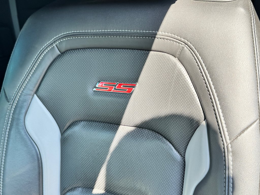 Chevrolet Camaro 2SS / MOTEUR 6.2L / TRES PROPRE / BAS KILOMÉTRAGE 2018 à Thetford Mines, Québec - 40 - w1024h768px