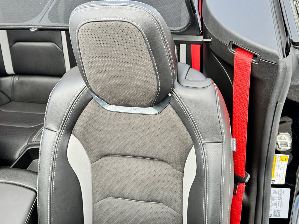 2023 Chevrolet Camaro CONVERTIBLE / BAS KILOMÉTRAGE / MOTEUR 6.2L / JUPE AVANT / IMPECCABLE in Thetford Mines, Quebec - 34 - w1024h768px