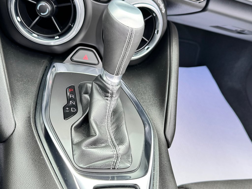 2023 Chevrolet Camaro CONVERTIBLE / BAS KILOMÉTRAGE / MOTEUR 6.2L / JUPE AVANT / IMPECCABLE in Thetford Mines, Quebec - 53 - w1024h768px