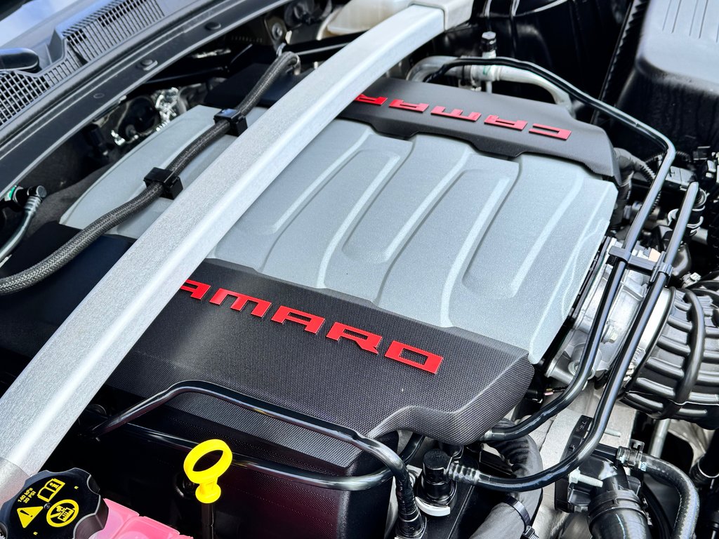 2023 Chevrolet Camaro CONVERTIBLE / BAS KILOMÉTRAGE / MOTEUR 6.2L / JUPE AVANT / IMPECCABLE in Thetford Mines, Quebec - 60 - w1024h768px